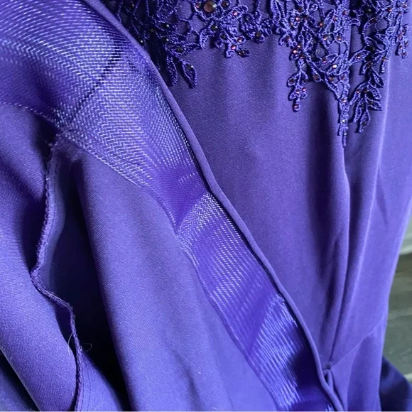 Mori Lee Madeline Gardner Gown Dress Sz 14 Purple Long Sleeve Sequins Lace Gala - Picture 15 of 16